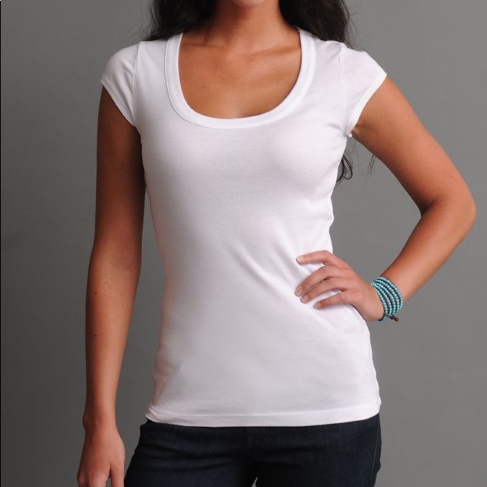 NWOT Three dots white scoop neck tee Small